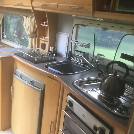 Self Contained Holiday Home Caravan Коршем Екстер'єр фото