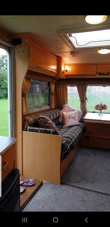 Self Contained Holiday Home Caravan Коршем Екстер'єр фото
