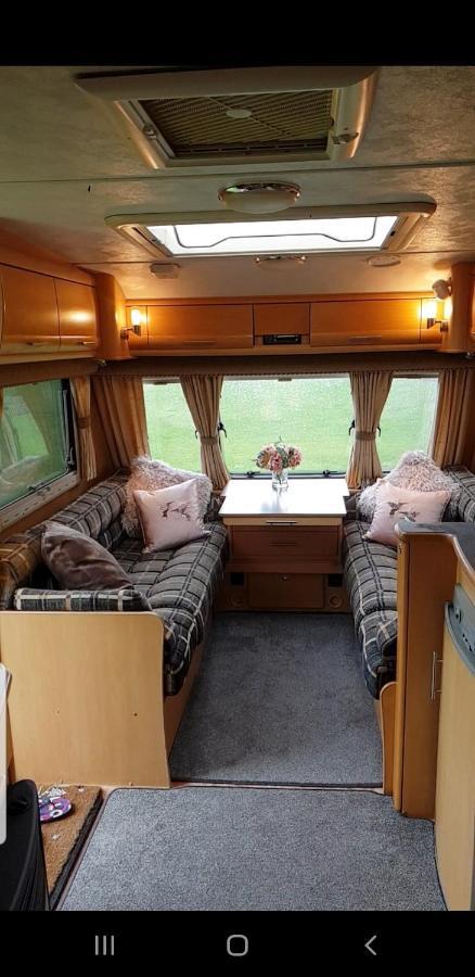 Self Contained Holiday Home Caravan Коршем Екстер'єр фото