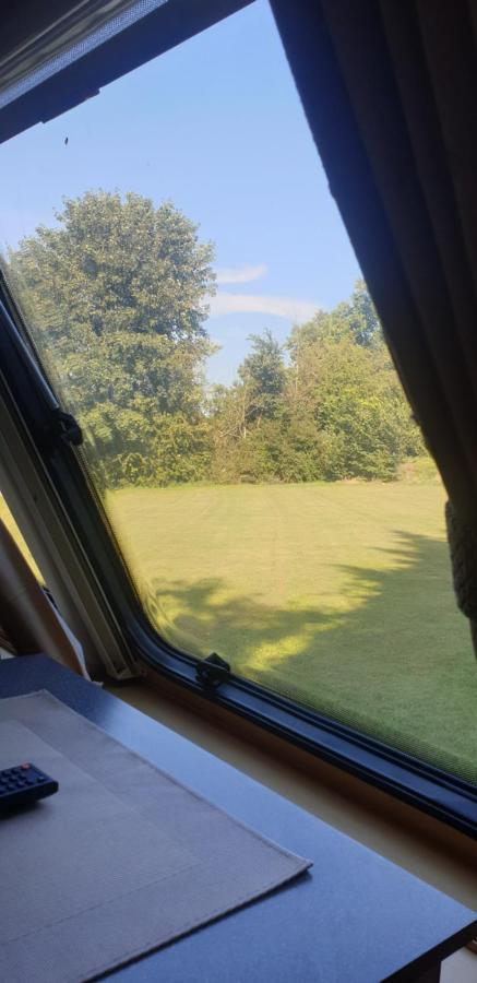Self Contained Holiday Home Caravan Коршем Екстер'єр фото