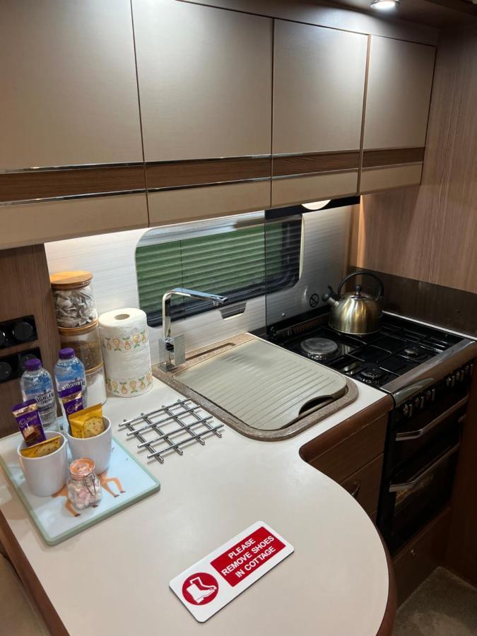 Self Contained Holiday Home Caravan Коршем Екстер'єр фото